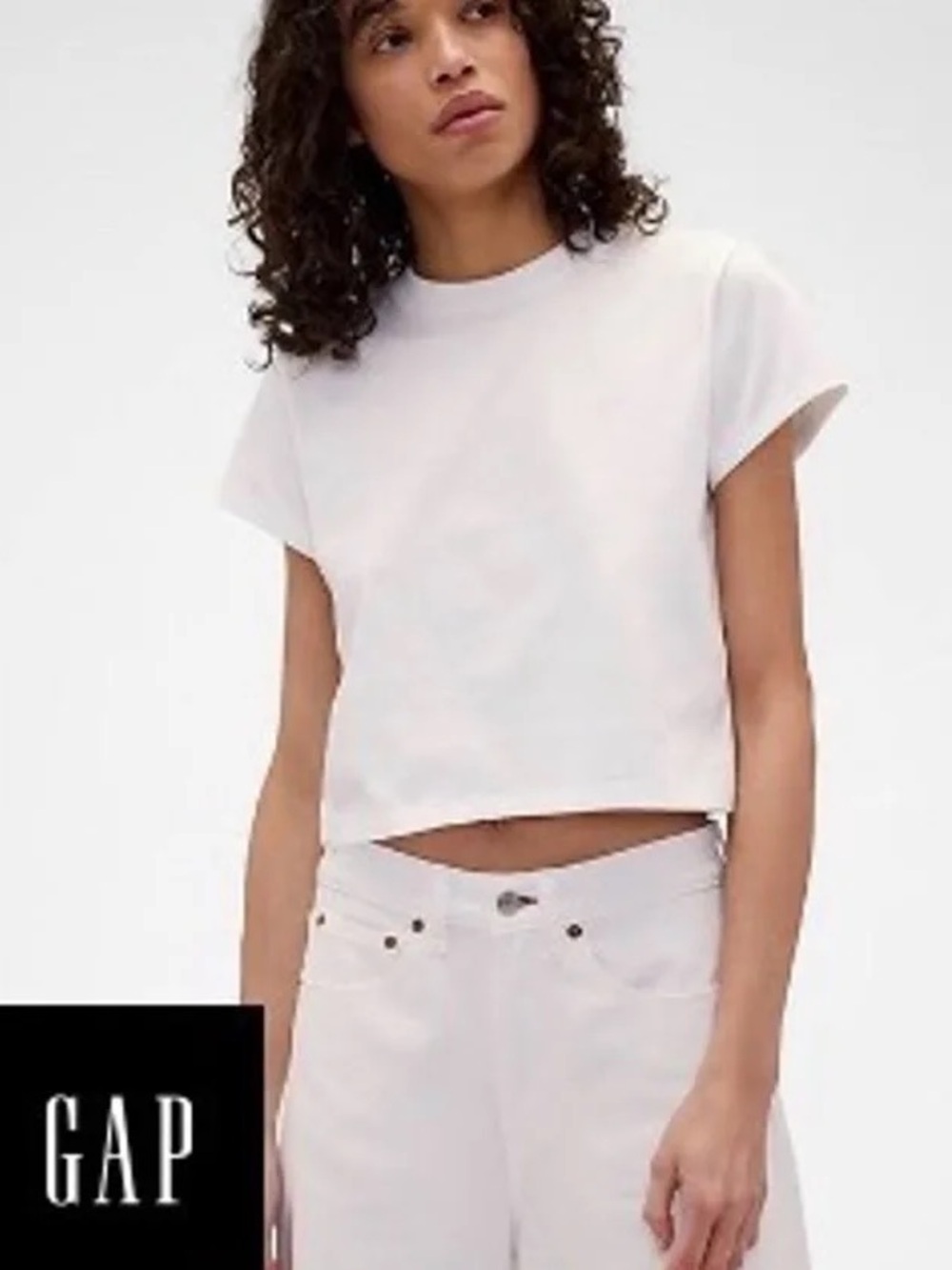 GAP x Victoria Beckham Organic Cotton Logo Crop T-shirt in White, Large